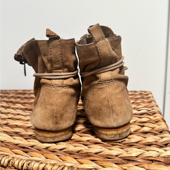 Sam Edelman Lace Up Boots - Beige - Size 6.5 - Picture 4 of 6